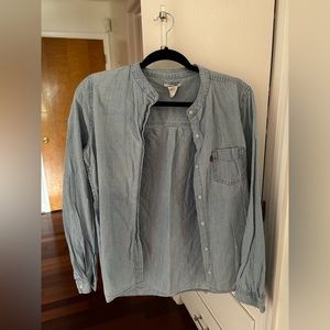 Levi’s Long Sleeve Chambray Button Down